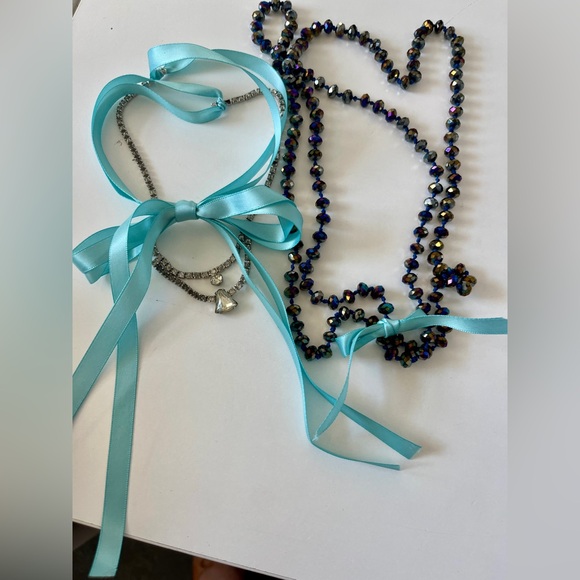 Free People 💗 blue glass bead layering necklace with Mari Antoinette ribbons - Picture 2 of 3